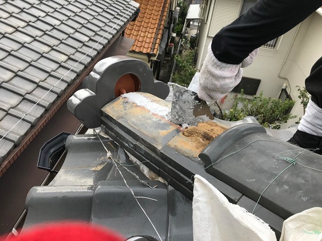 熨斗瓦積み上げの様子